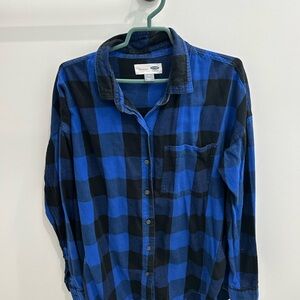 Old Navy Women’s Casual Blue and Black Buffalo Plaid Boyfriend Button Down Shirt